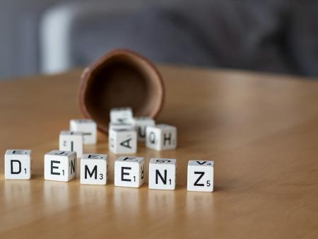 momentum-Kontaktcafé 'Hand in Hand bei Demenz' (c) Astrid Schaffner / Unsplash.com momentum-Kontaktcafé 'Hand in Hand bei Demenz'