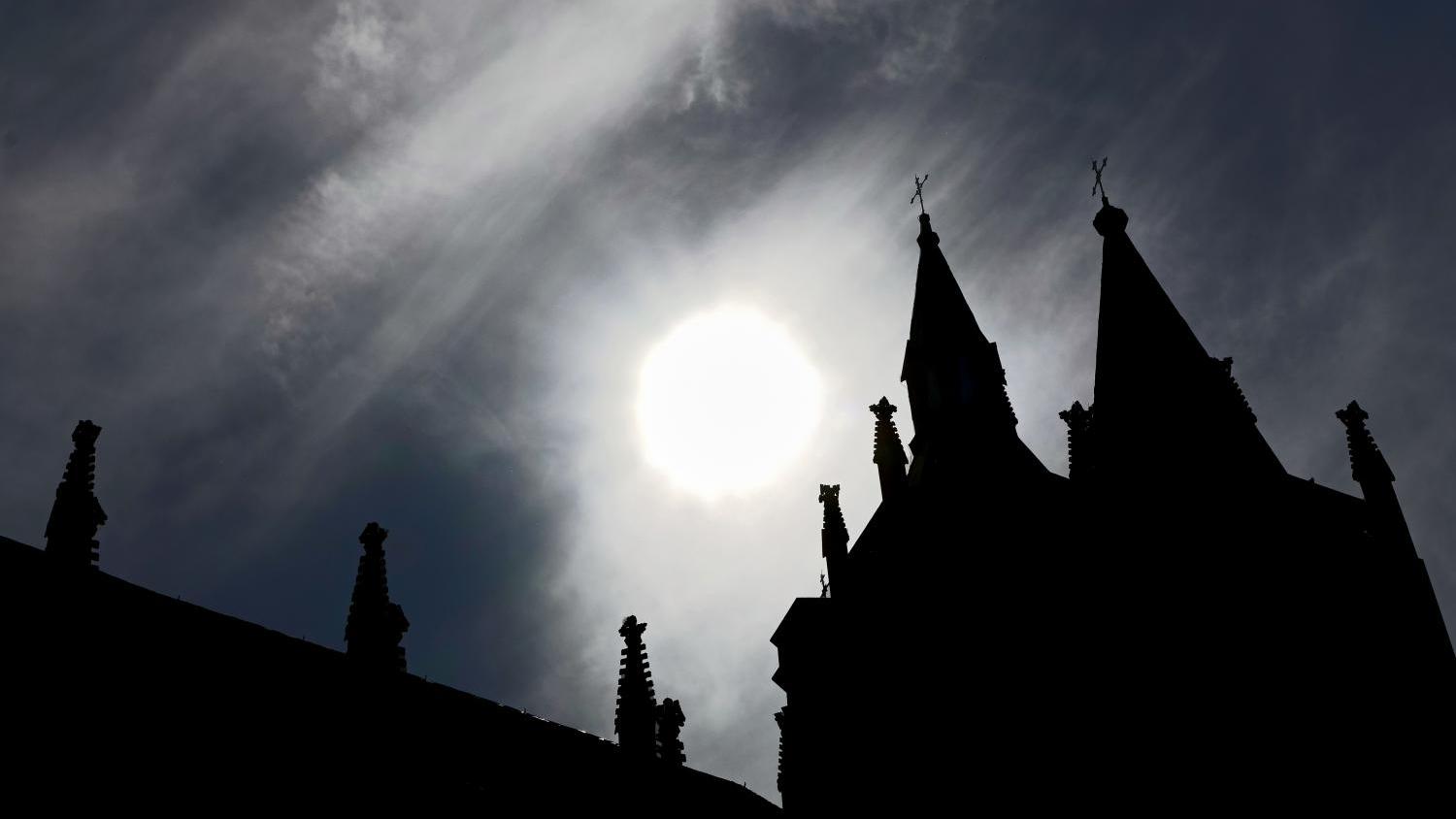 Gesprächsabend 'Braucht die Welt die Kirche?' am 18.06.2026 im momentum