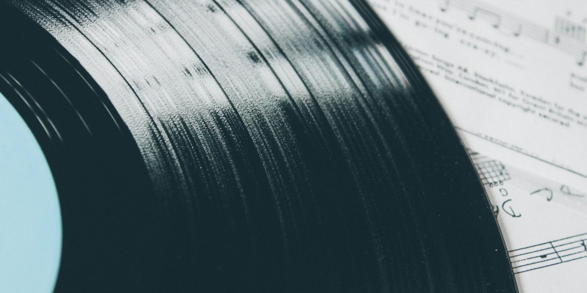 Spielenachmittag mit Musikquiz am 08.04.2026 im momentum