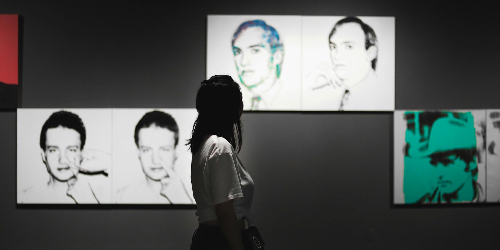 momentum-Fahrt zur Ausstellung 'Andy Warhol. Ikonen' am 16.09.2026